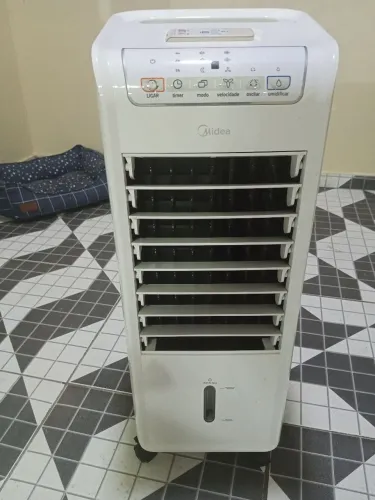 Climatizador de ar Midea liva frio bivolt.