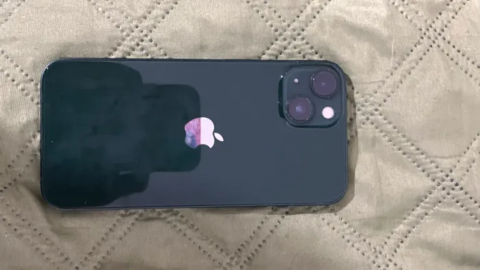 iPhone 13 - 128Gb usado saúde bateria 74%