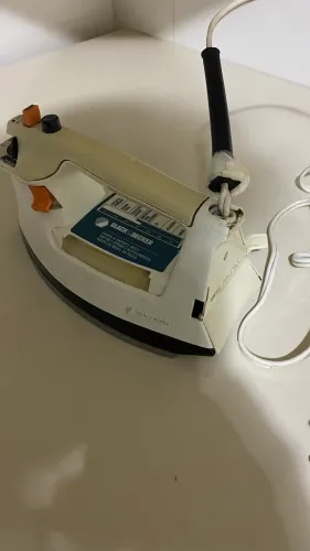 Ferro de Passar a Vapor Black Decker 110 volts Usado funcionando tudo