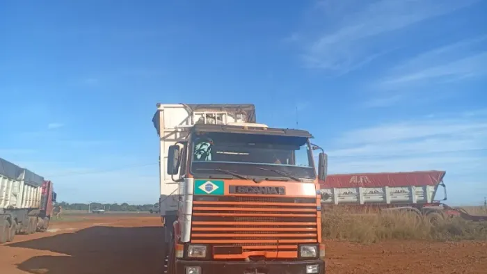 Vendo Scania 113 97/98 - FALAR COM JUNIOR *