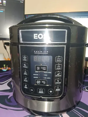 Panela de Pressão Elétrica 6L EOS Multicooker Digital Inox EPP60DI 110V