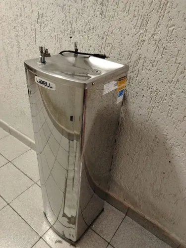 Bebedouro água Gelada com filtro na cor inox 
