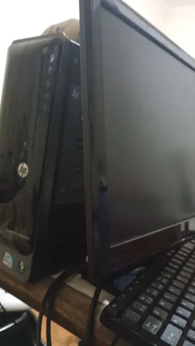 Computador Hp completo 750 leva a cadeira