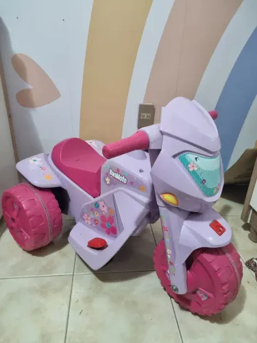 Motoca elétrica infantil