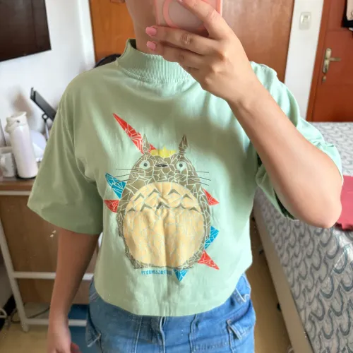 Blusa verde com gola