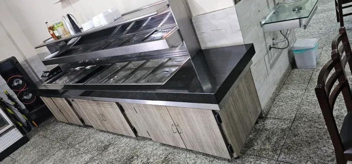 Buffet quente e frio.
