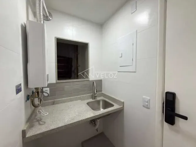 Kitnet/Conjugado : / Residencial / Flamengo
