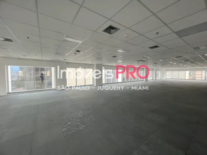 Conjunto comercial em vão livre com 251m² para locação: Escritório no Bacaetava Plaza!