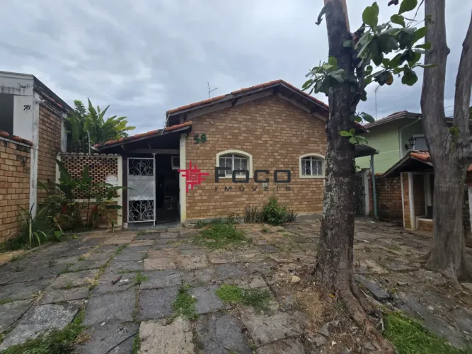 Casa comercial térrea - com 5 suítes no Jardim Oswaldo Cruz - 162m²