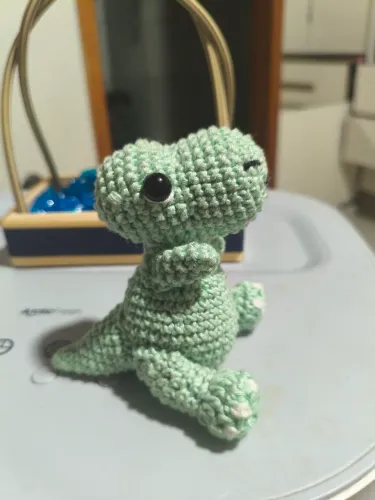 Dinossauro T-Rex de amigurumi 