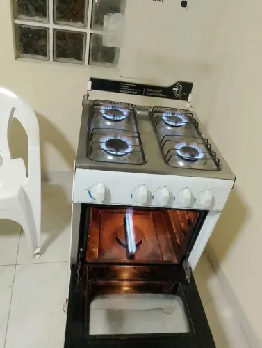 Fogão quebra galho funcionando perfeitame dependendo do bairro faço a entrega nte