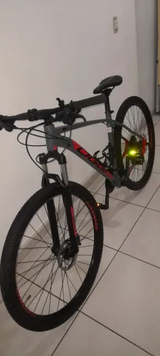 Bicicleta OGGI 7.0 Shimano Alivio