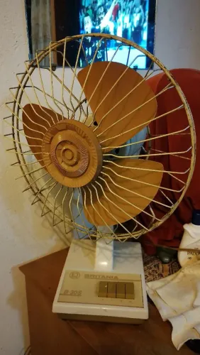 Ventilador Britânia antigo