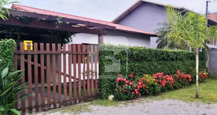 Casa térrea à venda no Morro das Pedras