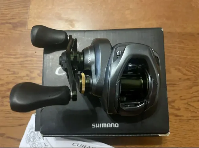 SHIMANO CURADO DC 151HG - Esquerda