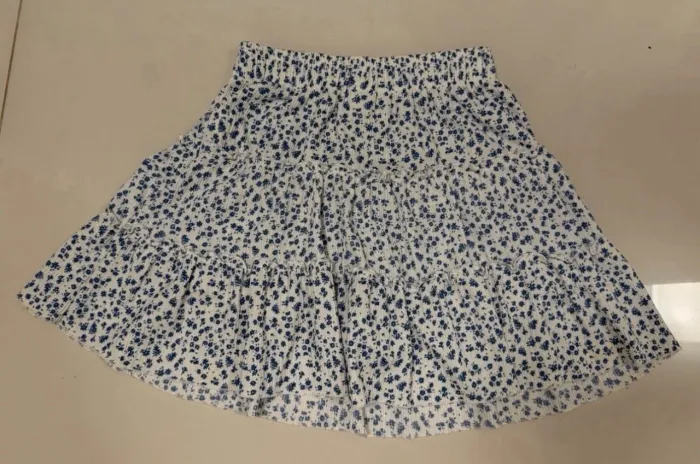 Saia com short florido da Zara