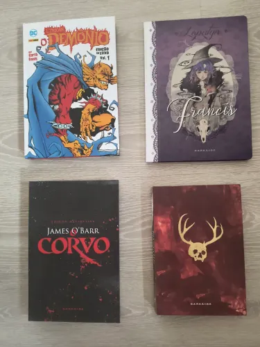Quadrinhos capa dura
