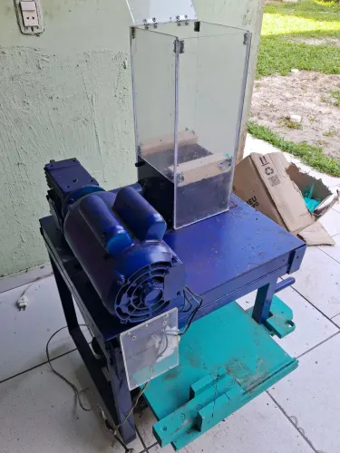 VENDO MAQUINA PARA TRITURAR PLÁSTICO