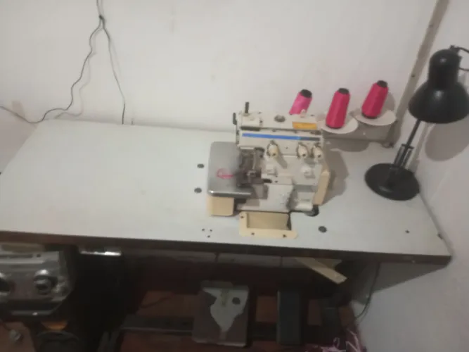 Máquina industrial ovelock