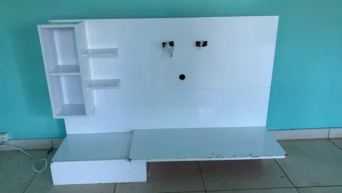 OPORTUNIDADE! Painel para tv com mini estante
