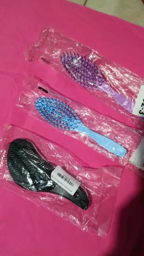 3 escovas de cabelo