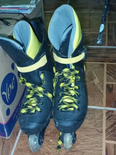 Patins 35 Amarelo e preto usados
