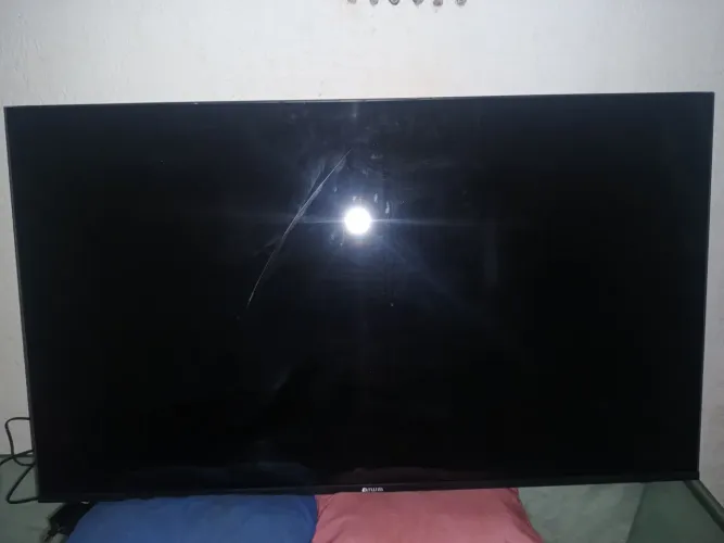 Tv Aiwana na garantia mas como foi queda não consertei vendo pra quem que tira as pecas