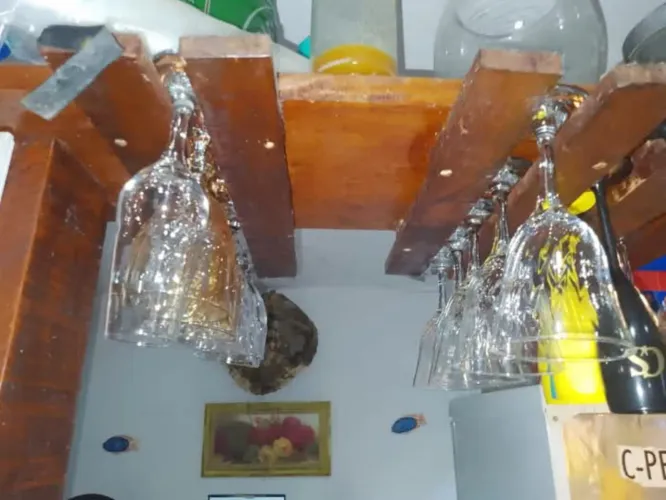 Vendo 17 taças de vidro e cristais