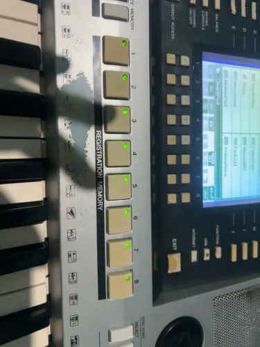 Teclado Yamaha s710