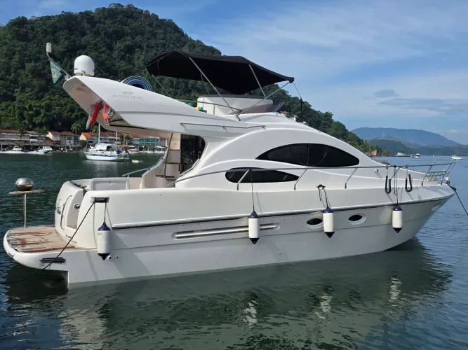 Locação Azimut 380Full