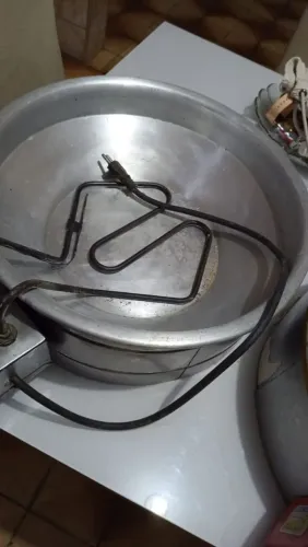 Vende se 2 fritadeiras elétricas 500 cada.