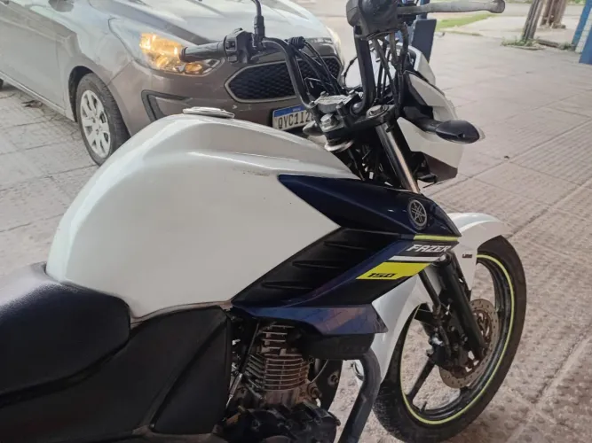 Moto yamara fazer 150