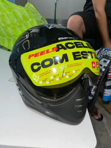 Capacete peels novo sem uso