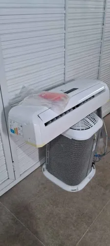 Ar condicionado split semi novos 9 e 12.000 btus tudo funcionando perfeitamente