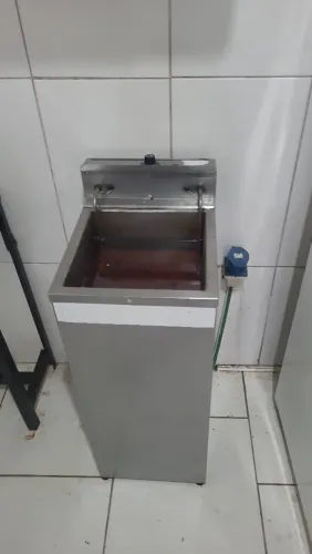 Fritadeira Elétrica Industrial de Pedestal em Inox