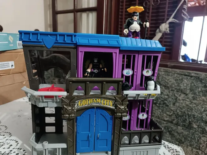 Imaginext DC Super Friends - Asilo Arkham + Bane + Pinguim e Acessórios