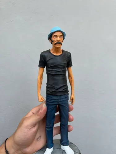 Figure Seu Madruga Resina 3D pintado a mão 30cm