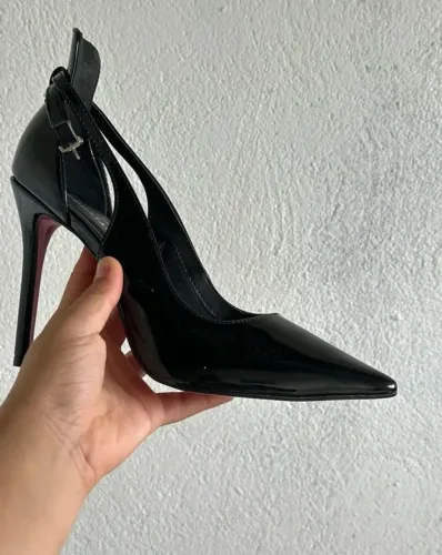 Salto alto- Scarpin com solado vermelho (Constance)