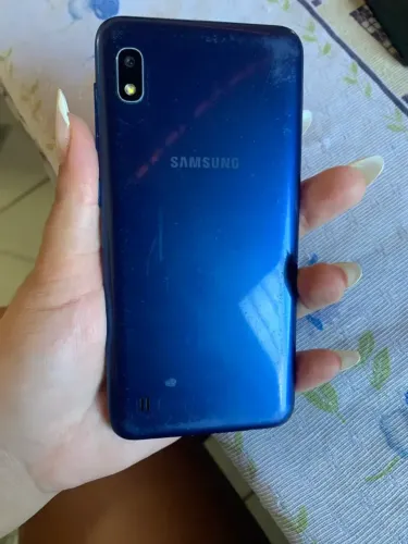 Galaxy a 10 - 32gb - Trinco leve imperceptivel 