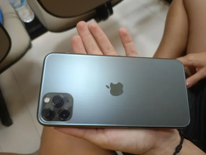 Vendo iPhone 11 promax novinho 