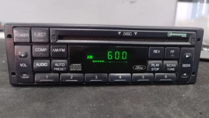 Rádio fic Ford original Escort xr3