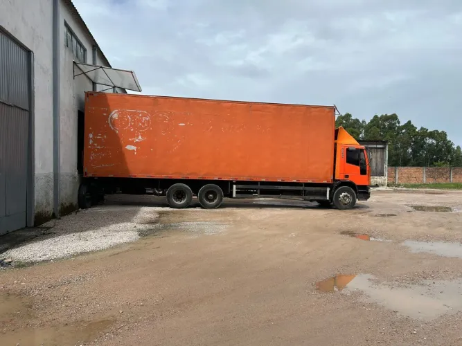 Caminhão Iveco Euro Tector 230e 240n