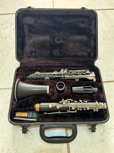 Clarinete Sib (Bb) em Ebonite - 17 Chaves