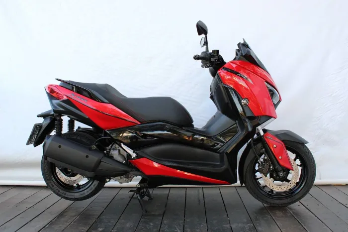 YAMAHA XMAX ABS