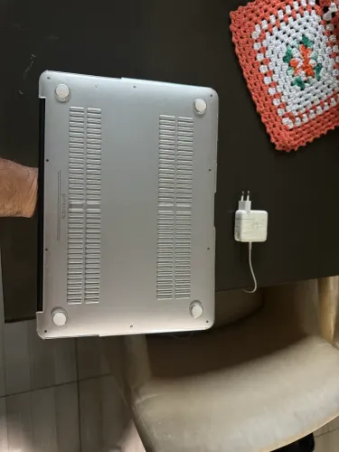 MacBook Air Apple