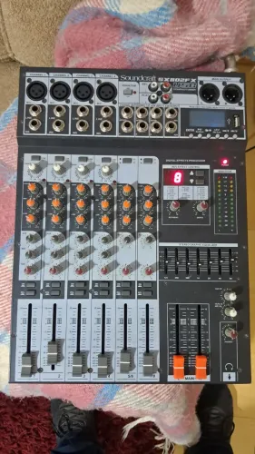 Mesa de som soundcraft
