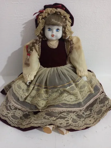 Boneca de porcelana