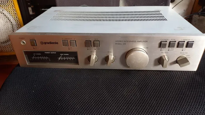 Amplificador Gradiente Model 126