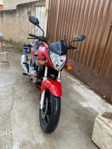 Vendo moto CB 300, 2011. Moto original