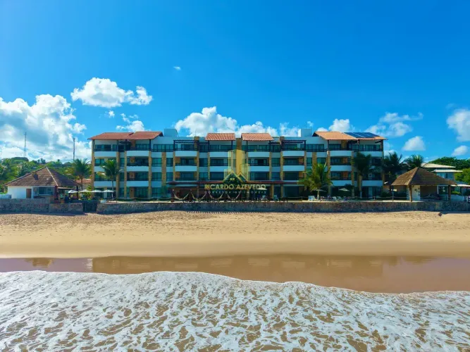 Apartamento beira-mar pé na areia em Ipioca, 02 quartos, mobiliado